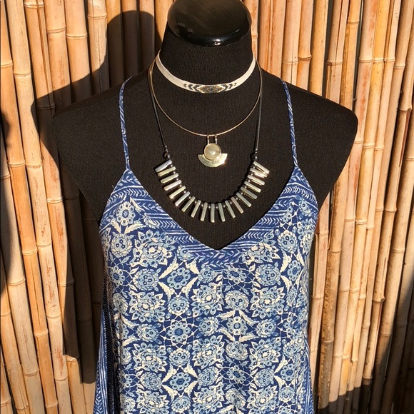 Lucky Brand Tops - 🛍2/$25
LUCKY BRAND Blue & White Boho Swing Top